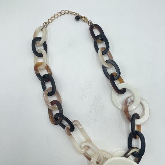 Chunky Chain Link Resin Marblelized Necklace With Adjustable Clasp Black Cream - Picture 5 of 5